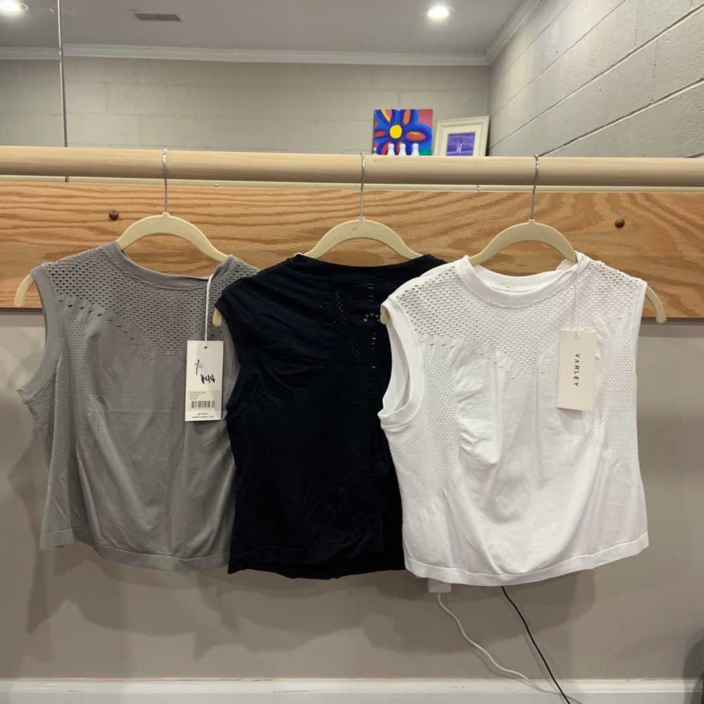 Varley NWT Normandie crop tank, gray!